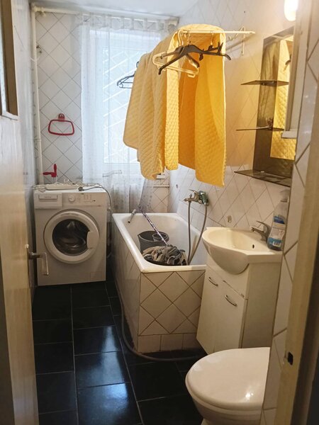 Drumul Taberei, garsoniera 33 mp, parter, 2 min. metrou Raul Doamnei.