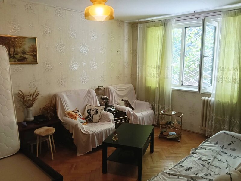 Drumul Taberei, garsoniera 33 mp, parter, 2 min. metrou Raul Doamnei.